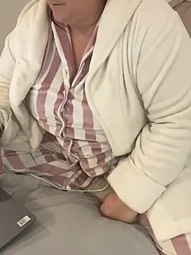 sweeti Em online show from January 2026 07:06:02 PM