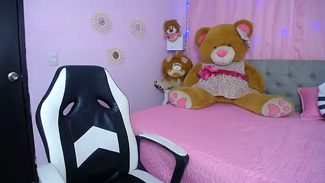 cum bigass online show from October 2025 12:01:02 PM