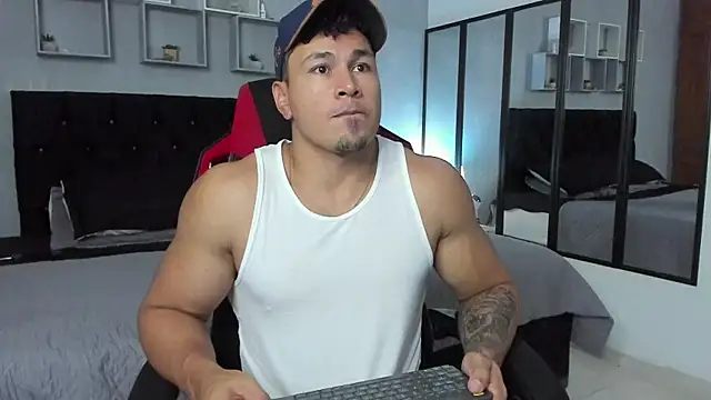 Snapshot of tyler_hank01 chatting on October 2025 05:57:01 PM tyler hank01 online show from October 2025 05:57:01 PM