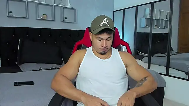 Snapshot of tyler_hank01 chatting on October 2025 06:19:01 PM tyler hank01 online show from October 2025 06:19:01 PM