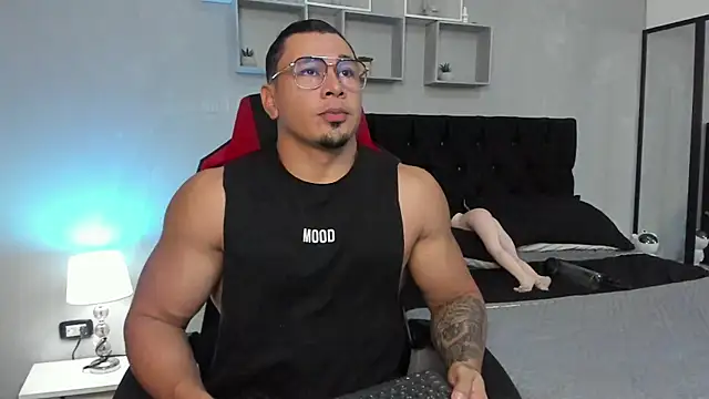 Snapshot of tyler_hank01 chatting on November 2025 10:01:01 PM tyler hank01 online show from November 2025 10:01:01 PM