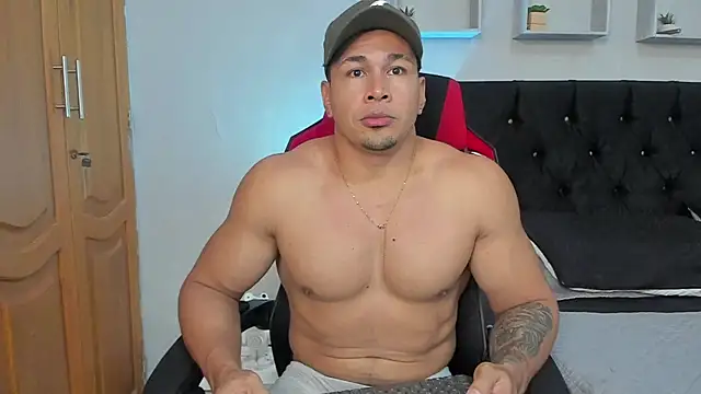 Snapshot of tyler_hank01 chatting on November 2025 07:05:02 PM tyler hank01 online show from November 2025 07:05:02 PM