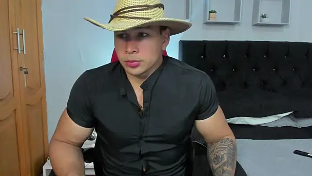 Snapshot of tyler_hank01 chatting on December 2025 02:08:02 AM tyler hank01 online show from December 2025 02:08:02 AM