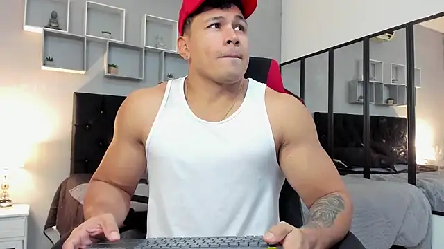 Snapshot of tyler_hank01 chatting on December 2025 08:48:01 PM tyler hank01 online show from December 2025 08:48:01 PM