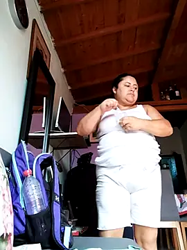 Monseratte21 online show from November 2025 05:44:02 PM