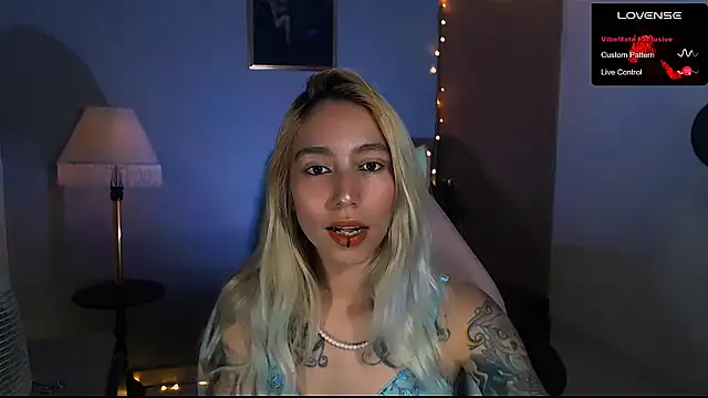 Snapshot of Saucy_Jenn chatting on February 2025 02:05:02 AM Saucy Jenn online show from February 2025 02:05:02 AM