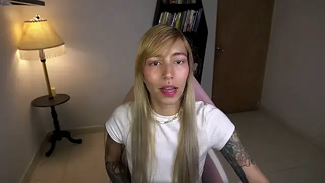 Snapshot of Saucy_Jenn chatting on March 2026 11:22:02 PM Saucy Jenn online show from March 2026 11:22:02 PM