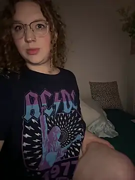 Snapshot of EmmieRae chatting on October 2025 03:31:02 AM EmmieRae online show from October 2025 03:31:02 AM