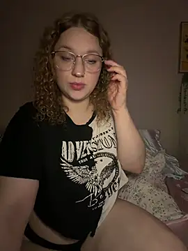 Snapshot of EmmieRae chatting on January 2026 03:19:02 AM EmmieRae online show from January 2026 03:19:02 AM