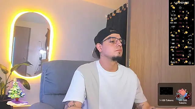 Snapshot of alejandro_calderon1 chatting on December 2024 05:48:01 AM alejandro calderon1 online show from December 2024 05:48:01 AM