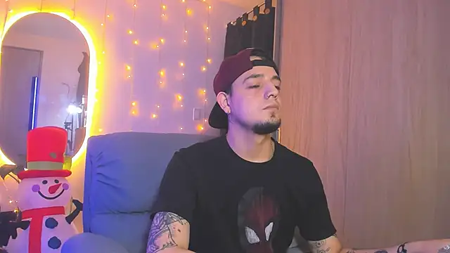 Snapshot of alejandro_calderon1 chatting on December 2024 04:11:01 AM alejandro calderon1 online show from December 2024 04:11:01 AM