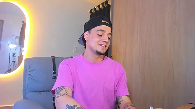 Snapshot of alejandro_calderon1 chatting on January 2025 05:11:01 AM alejandro calderon1 online show from January 2025 05:11:01 AM