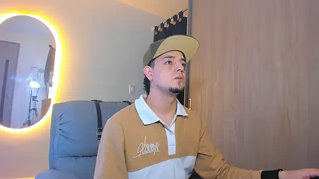 Snapshot of alejandro_calderon1 chatting on January 2025 04:22:02 AM alejandro calderon1 online show from January 2025 04:22:02 AM