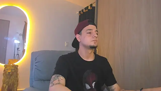 Snapshot of alejandro_calderon1 chatting on January 2025 06:33:01 AM alejandro calderon1 online show from January 2025 06:33:01 AM