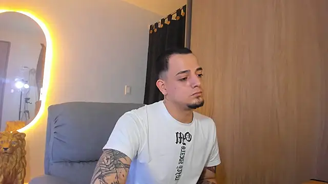 Snapshot of alejandro_calderon1 chatting on January 2025 02:51:01 AM alejandro calderon1 online show from January 2025 02:51:01 AM