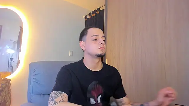 Snapshot of alejandro_calderon1 chatting on February 2025 04:15:02 AM alejandro calderon1 online show from February 2025 04:15:02 AM