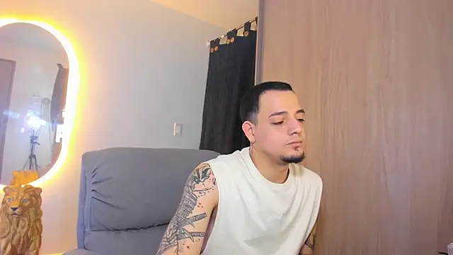 Snapshot of alejandro_calderon1 chatting on February 2025 06:08:02 AM alejandro calderon1 online show from February 2025 06:08:02 AM