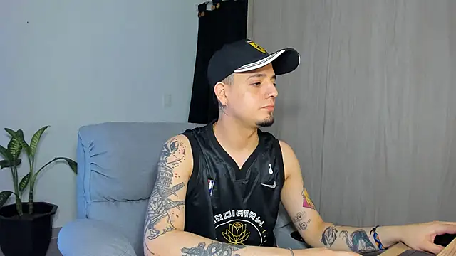 Snapshot of alejandro_calderon1 chatting on March 2025 04:24:02 AM alejandro calderon1 online show from March 2025 04:24:02 AM