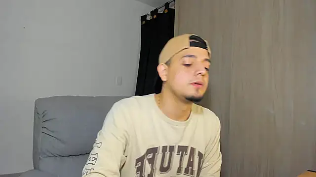 Snapshot of alejandro_calderon1 chatting on March 2025 05:11:01 AM alejandro calderon1 online show from March 2025 05:11:01 AM