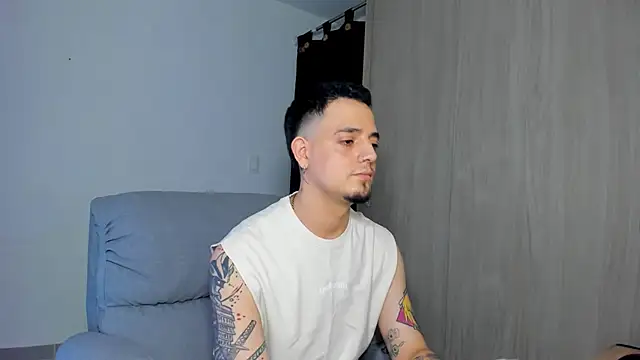 Snapshot of alejandro_calderon1 chatting on March 2025 04:45:02 AM alejandro calderon1 online show from March 2025 04:45:02 AM