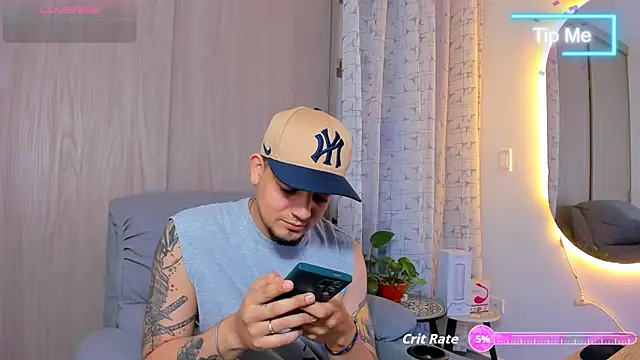 Snapshot of alejandro_calderon1 chatting on October 2025 03:06:02 AM alejandro calderon1 online show from October 2025 03:06:02 AM