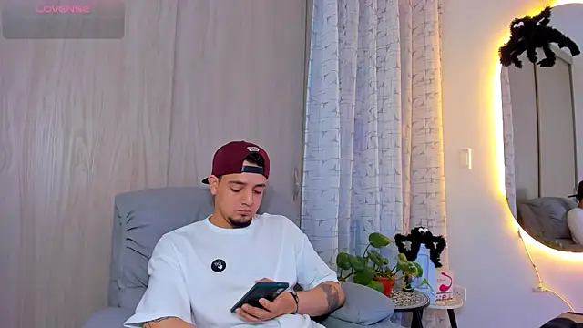 Snapshot of alejandro_calderon1 chatting on October 2025 02:12:02 AM alejandro calderon1 online show from October 2025 02:12:02 AM