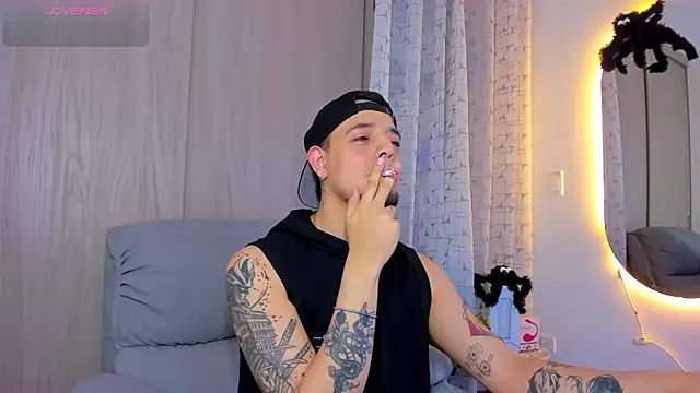 Snapshot of alejandro_calderon1 chatting on October 2025 11:15:02 PM alejandro calderon1 online show from October 2025 11:15:02 PM