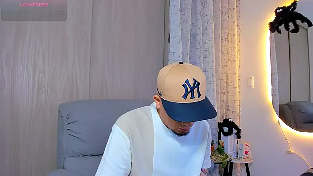 Snapshot of alejandro_calderon1 chatting on October 2025 04:51:02 AM alejandro calderon1 online show from October 2025 04:51:02 AM