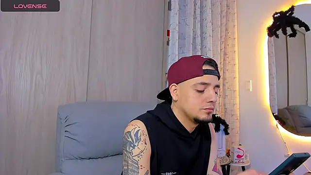 Snapshot of alejandro_calderon1 chatting on October 2025 06:37:01 AM alejandro calderon1 online show from October 2025 06:37:01 AM