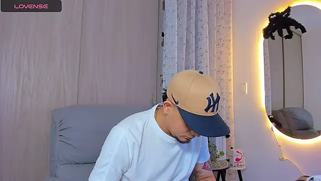 Snapshot of alejandro_calderon1 chatting on November 2025 05:09:02 AM alejandro calderon1 online show from November 2025 05:09:02 AM