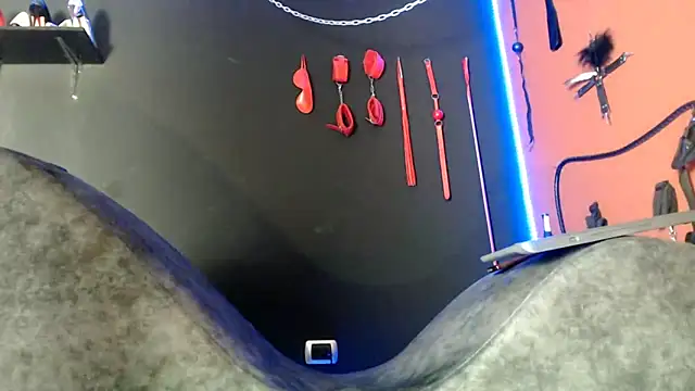 Snapshot of amy-mistress chatting on November 2025 10:32:01 PM amy-mistress online show from November 2025 10:32:01 PM