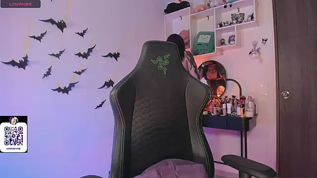 damnliciousss online show from November 2025 12:53:01 AM