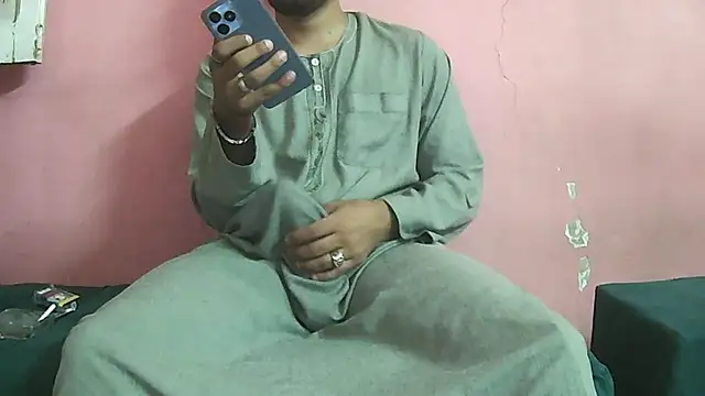 Snapshot of foxsanSs chatting on September 2025 06:40:01 PM foxsanSs online show from September 2025 06:40:01 PM