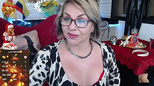 Snapshot of Myrnasexxx chatting on December 2024 07:01:01 PM Myrnasexxx online show from December 2024 07:01:01 PM