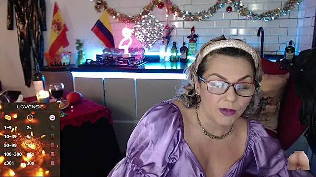 Snapshot of Myrnasexxx chatting on December 2024 02:29:02 AM Myrnasexxx online show from December 2024 02:29:02 AM