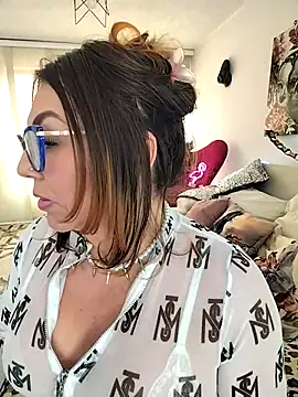 Myrnasexxx online show from October 2025 04:19:01 PM