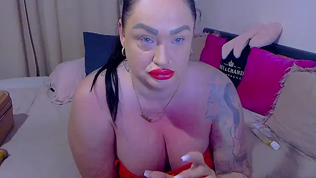 BustyVicky online show from May 2026 08:04:02 PM