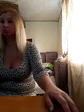 Snapshot of BustyBlond chatting on September 2025 05:22:01 AM BustyBlond online show from September 2025 05:22:01 AM