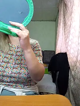 Snapshot of BustyBlond chatting on October 2025 04:12:01 AM BustyBlond online show from October 2025 04:12:01 AM