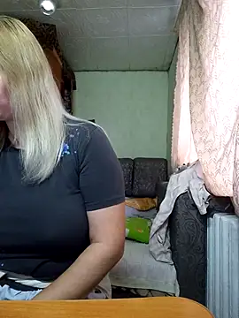 Snapshot of BustyBlond chatting on October 2025 01:39:01 PM BustyBlond online show from October 2025 01:39:01 PM