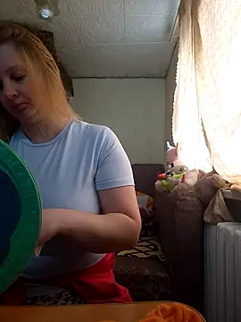 BustyBlond online show from April 2026 04:39:01 AM