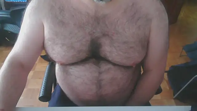 Snapshot of mikeyhotbear chatting on February 2025 04:58:01 PM mikeyhotbear online show from February 2025 04:58:01 PM