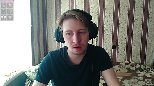 Snapshot of darienlarge chatting on October 2025 07:55:02 AM darienlarge online show from October 2025 07:55:02 AM