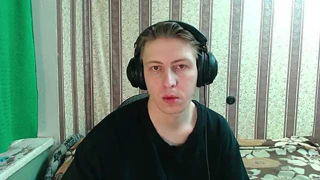 Snapshot of darienlarge chatting on October 2025 03:40:01 AM darienlarge online show from October 2025 03:40:01 AM