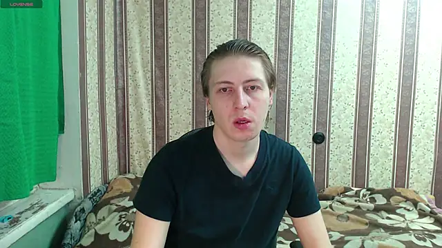 Snapshot of darienlarge chatting on October 2025 03:45:02 PM darienlarge online show from October 2025 03:45:02 PM