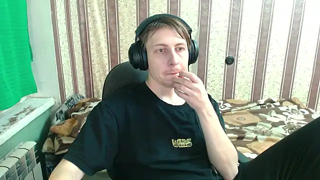 Snapshot of darienlarge chatting on October 2025 04:31:01 PM darienlarge online show from October 2025 04:31:01 PM