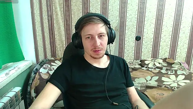 Snapshot of darienlarge chatting on November 2025 10:46:02 AM darienlarge online show from November 2025 10:46:02 AM