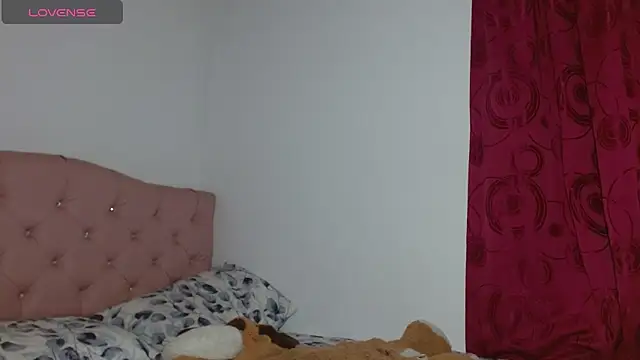 Snapshot of emily_littesweet chatting on March 2026 10:27:02 PM emily littesweet online show from March 2026 10:27:02 PM