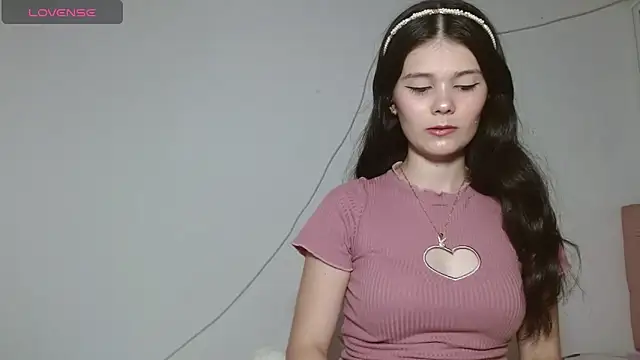 Snapshot of emily_littesweet chatting on March 2026 09:29:01 PM emily littesweet online show from March 2026 09:29:01 PM