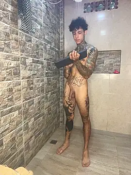 Snapshot of Aron_ford chatting on November 2025 09:40:01 PM Aron ford online show from November 2025 09:40:01 PM